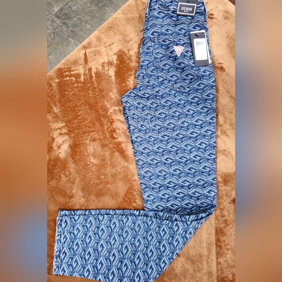 Women "Guess" skinny, high waisted cube wash jeans. Size 27×29. New - Picture 6 of 7